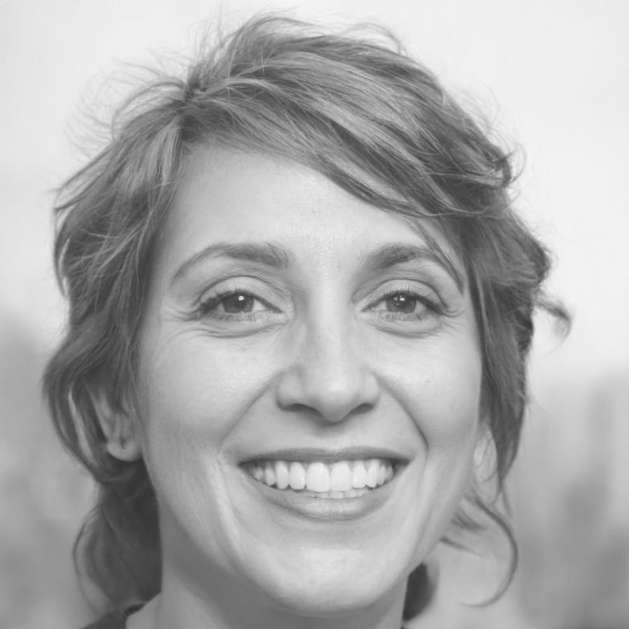 Portrait professionnel d'Armelle Deschamps